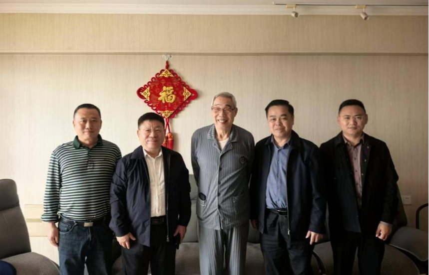 学院领导带队开展春节慰问老干部活动